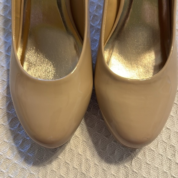 Madden girl‎ NWOB Nude Round Toe Heel - Picture 4 of 8